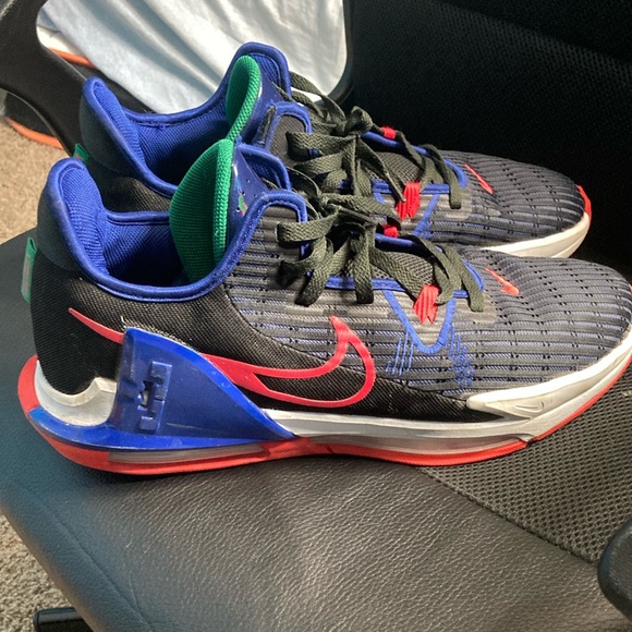 Lebron Witness 6 - Picture 2 of 4